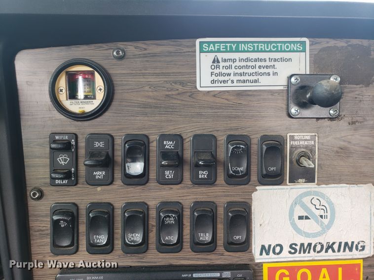 image for item HO9400 2011 Freightliner Coronado  semi truck