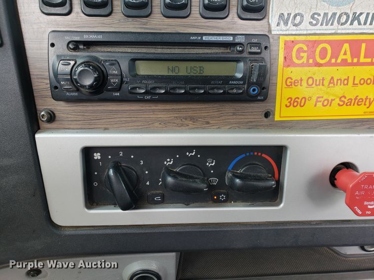 image for item HO9400 2011 Freightliner Coronado  semi truck