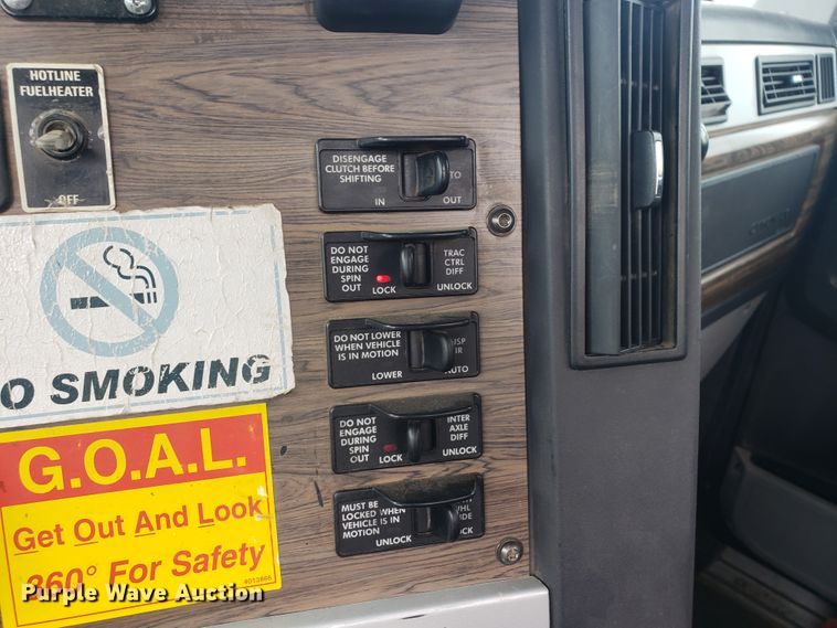 image for item HO9400 2011 Freightliner Coronado  semi truck