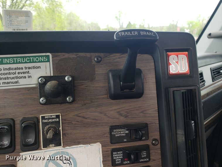 image for item HO9400 2011 Freightliner Coronado  semi truck