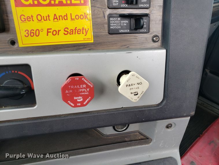 image for item HO9400 2011 Freightliner Coronado  semi truck