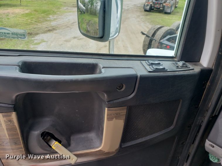 image for item HO9400 2011 Freightliner Coronado  semi truck