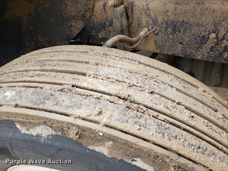 image for item HO9400 2011 Freightliner Coronado  semi truck