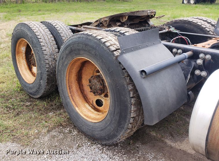 image for item HO9400 2011 Freightliner Coronado  semi truck