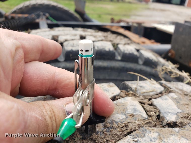 image for item HO9400 2011 Freightliner Coronado  semi truck