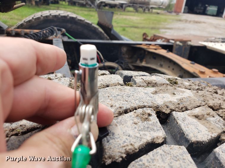 image for item HO9400 2011 Freightliner Coronado  semi truck