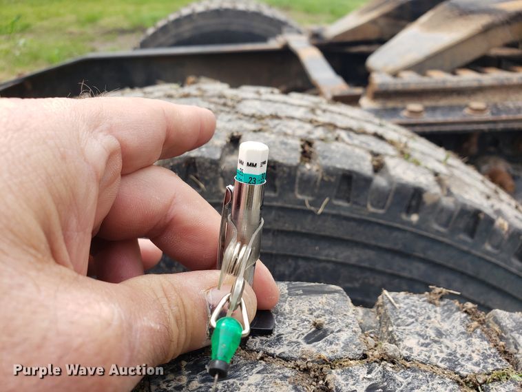 image for item HO9400 2011 Freightliner Coronado  semi truck