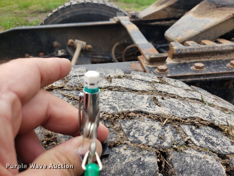 image for item HO9400 2011 Freightliner Coronado  semi truck