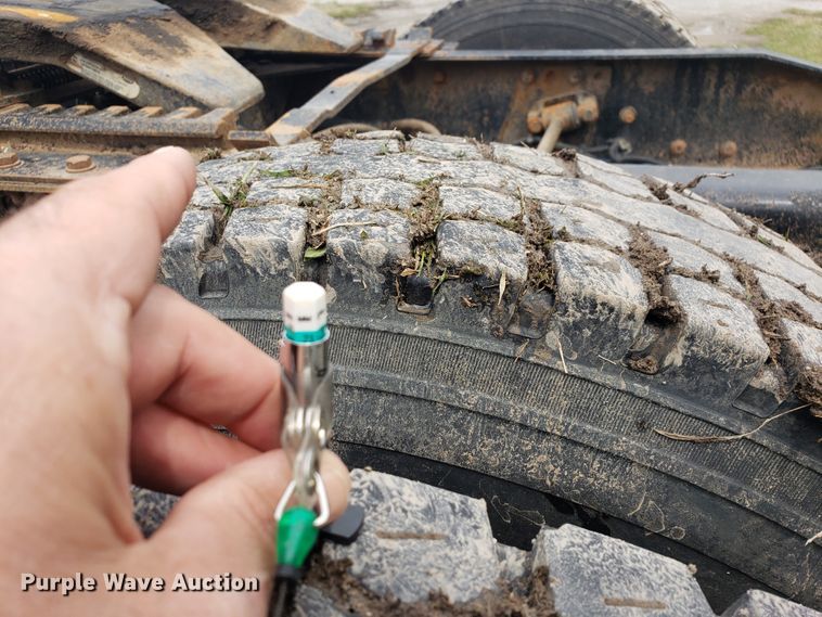 image for item HO9400 2011 Freightliner Coronado  semi truck