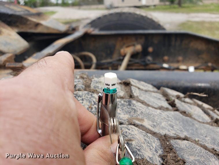 image for item HO9400 2011 Freightliner Coronado  semi truck