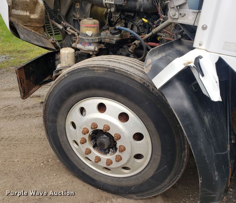 image for item HO9400 2011 Freightliner Coronado  semi truck