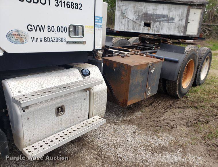 image for item HO9400 2011 Freightliner Coronado  semi truck