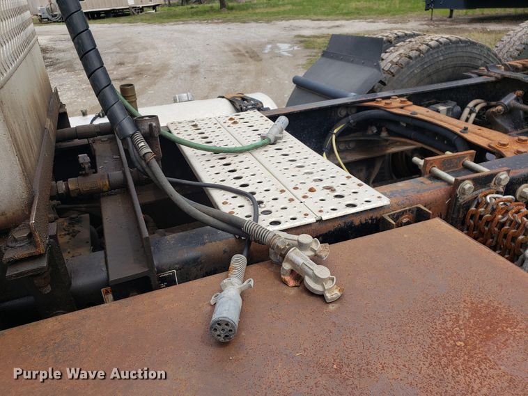 image for item HO9400 2011 Freightliner Coronado  semi truck