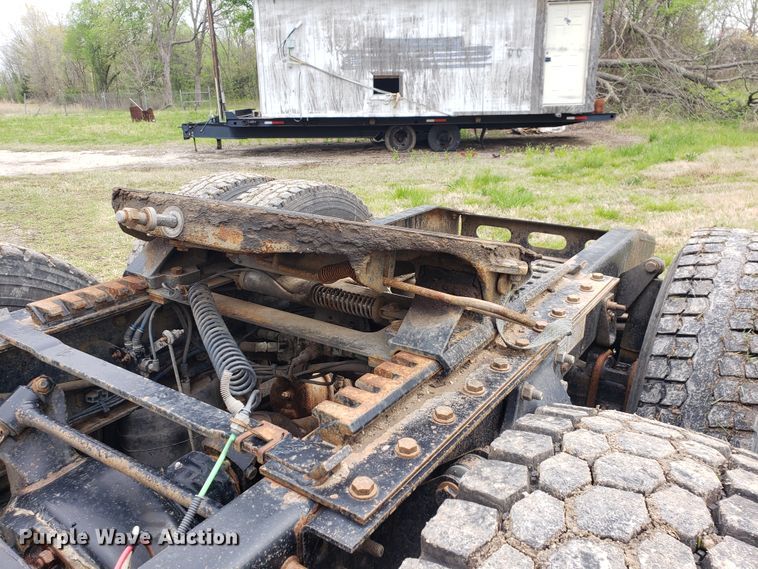 image for item HO9400 2011 Freightliner Coronado  semi truck