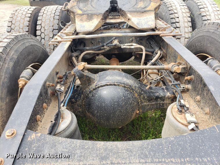 image for item HO9400 2011 Freightliner Coronado  semi truck