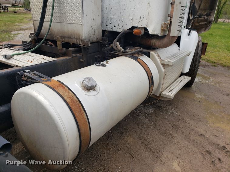 image for item HO9400 2011 Freightliner Coronado  semi truck