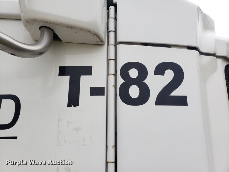 image for item HO9400 2011 Freightliner Coronado  semi truck