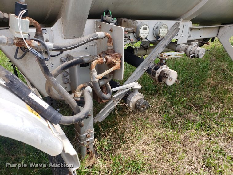 image for item HO9401 2013 Heil  tank trailer