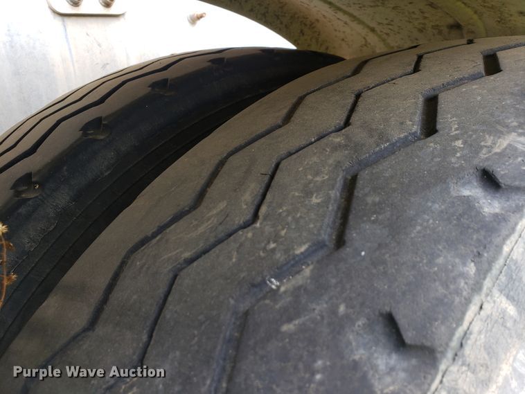 image for item HO9401 2013 Heil  tank trailer