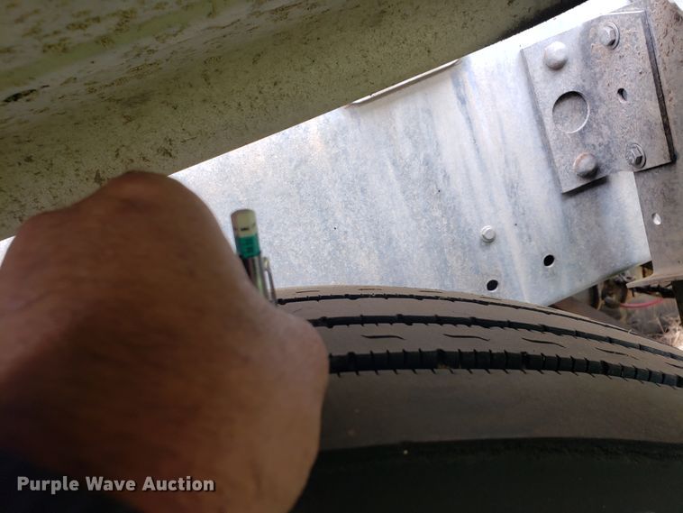 image for item HO9401 2013 Heil  tank trailer