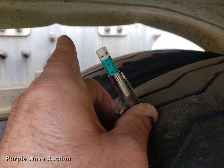 image for item HO9401 2013 Heil  tank trailer