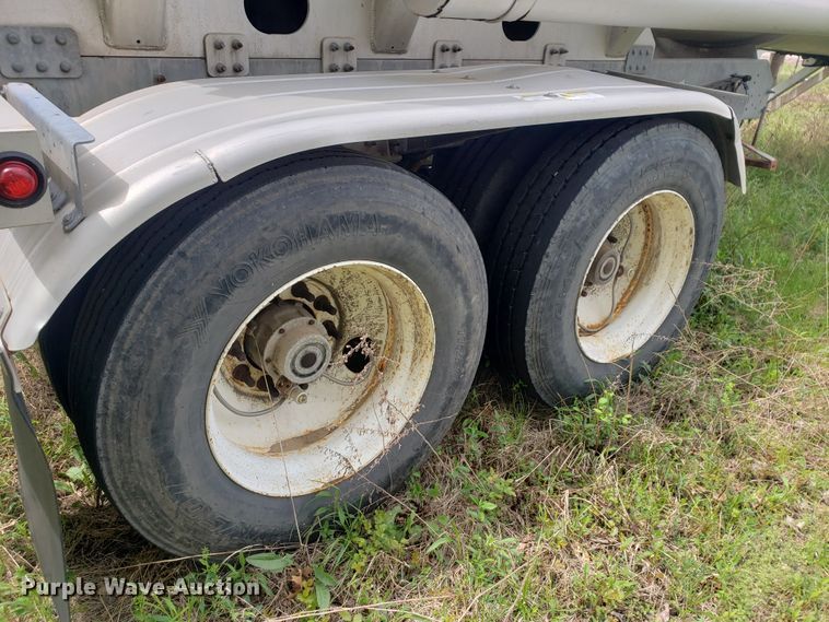 image for item HO9401 2013 Heil  tank trailer