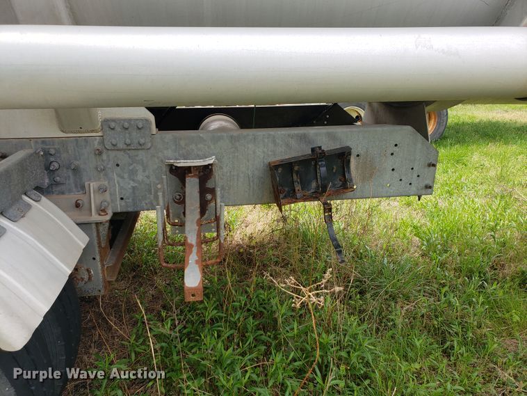 image for item HO9401 2013 Heil  tank trailer