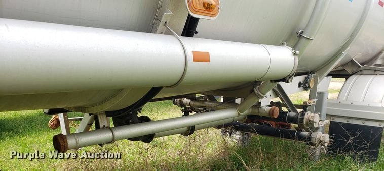 image for item HO9401 2013 Heil  tank trailer