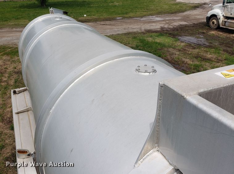 image for item HO9401 2013 Heil  tank trailer