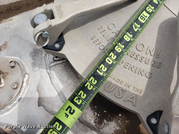 image for item HO9401 2013 Heil  tank trailer