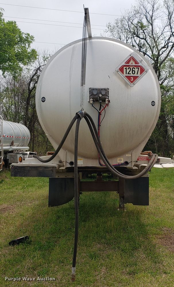 image for item HO9402 2011 Heil  tank trailer