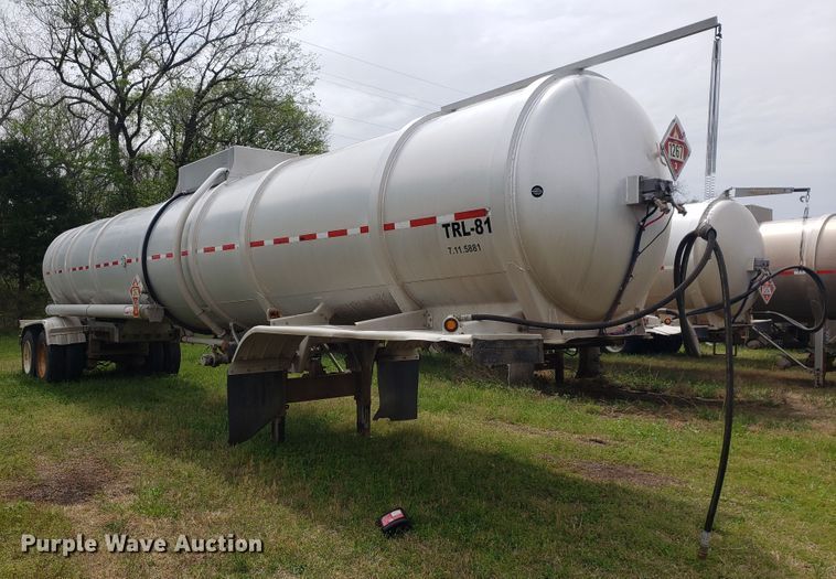 image for item HO9402 2011 Heil  tank trailer