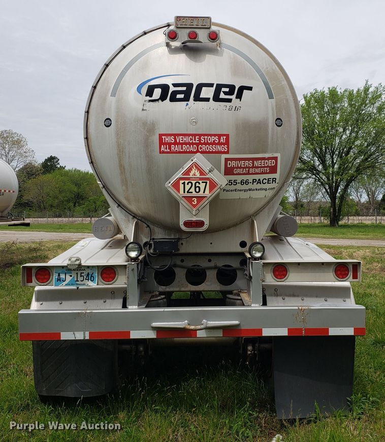 image for item HO9402 2011 Heil  tank trailer