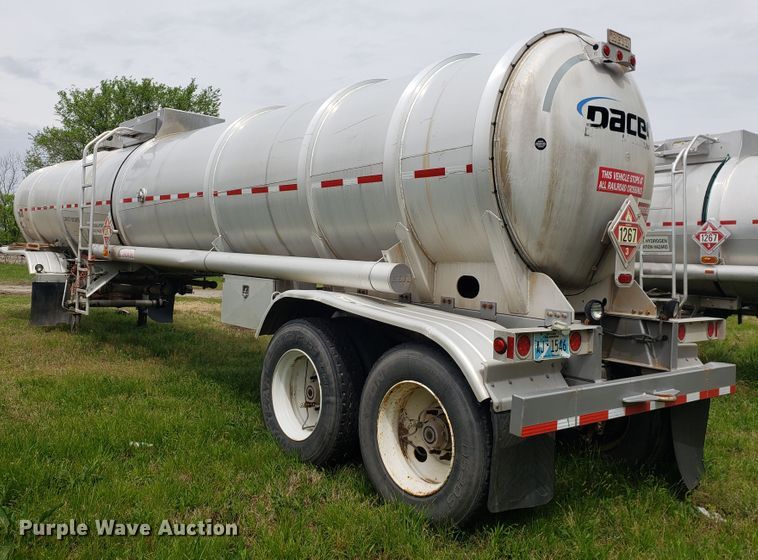 image for item HO9402 2011 Heil  tank trailer