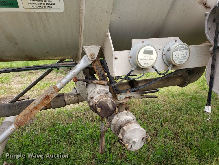 image for item HO9402 2011 Heil  tank trailer