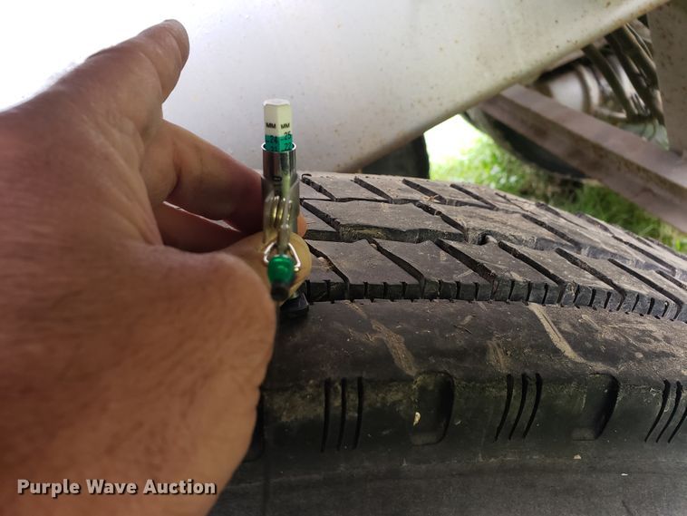 image for item HO9402 2011 Heil  tank trailer