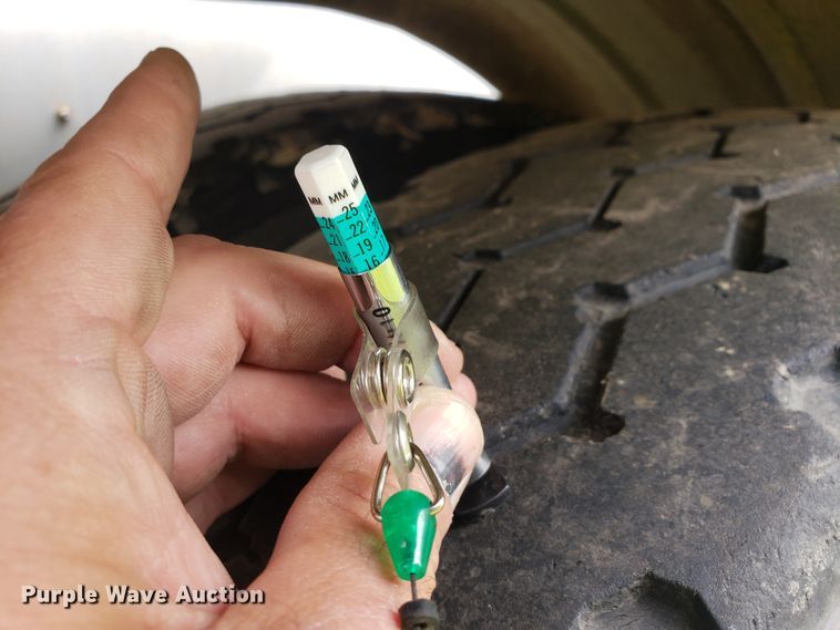 image for item HO9402 2011 Heil  tank trailer