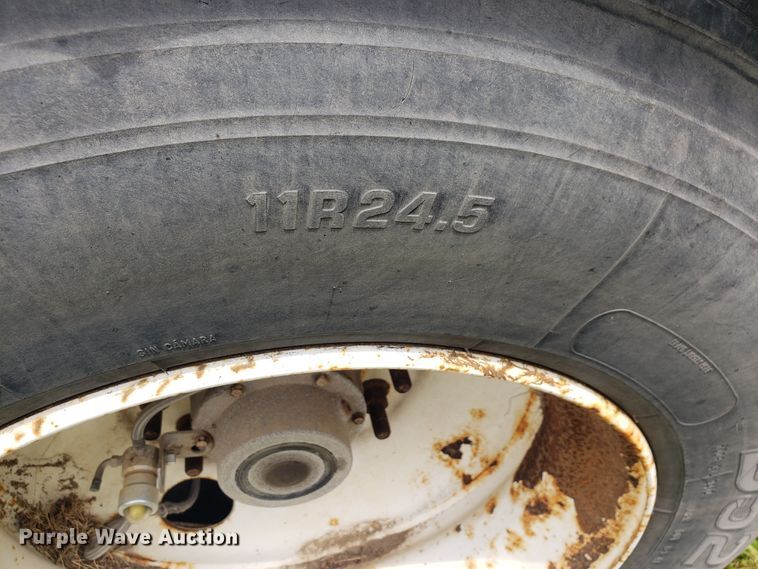 image for item HO9402 2011 Heil  tank trailer