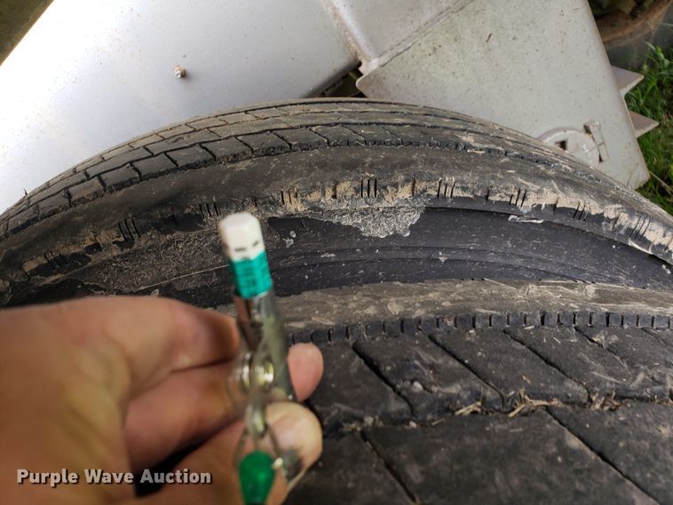 image for item HO9402 2011 Heil  tank trailer