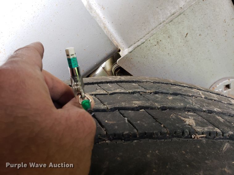 image for item HO9402 2011 Heil  tank trailer