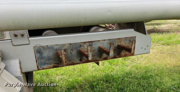 image for item HO9402 2011 Heil  tank trailer