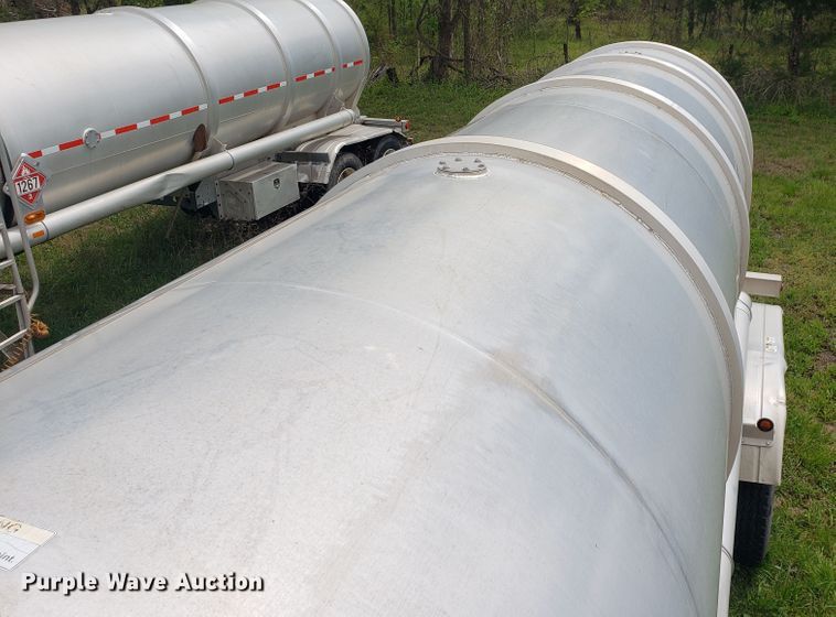 image for item HO9402 2011 Heil  tank trailer