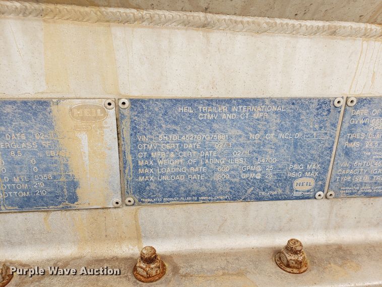 image for item HO9402 2011 Heil  tank trailer