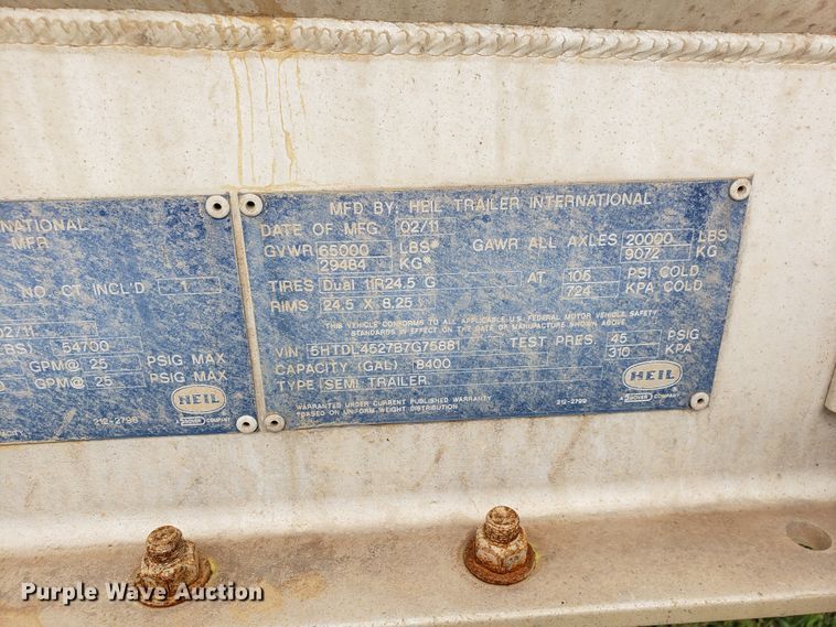 image for item HO9402 2011 Heil  tank trailer