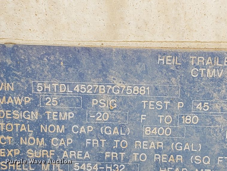 image for item HO9402 2011 Heil  tank trailer