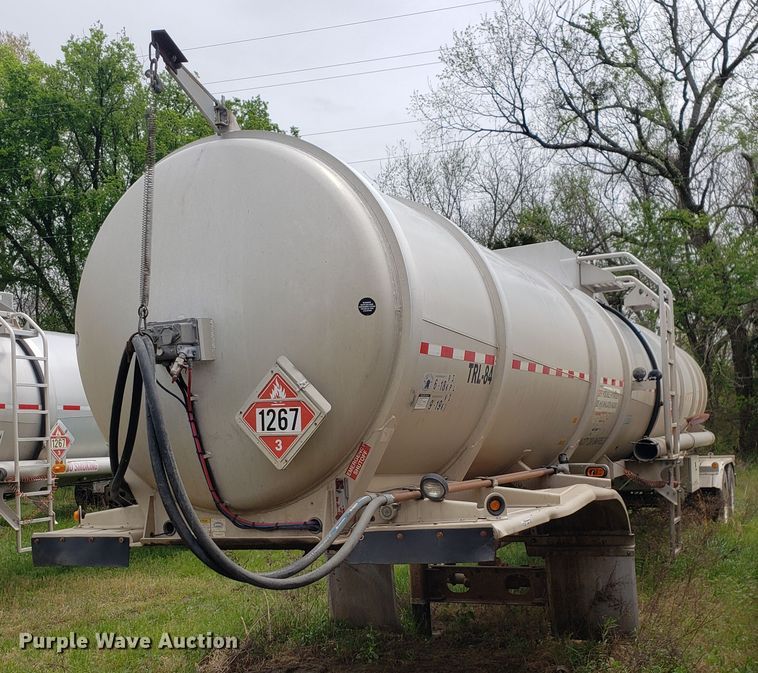 image for item HO9403 2011 Heil  tank trailer