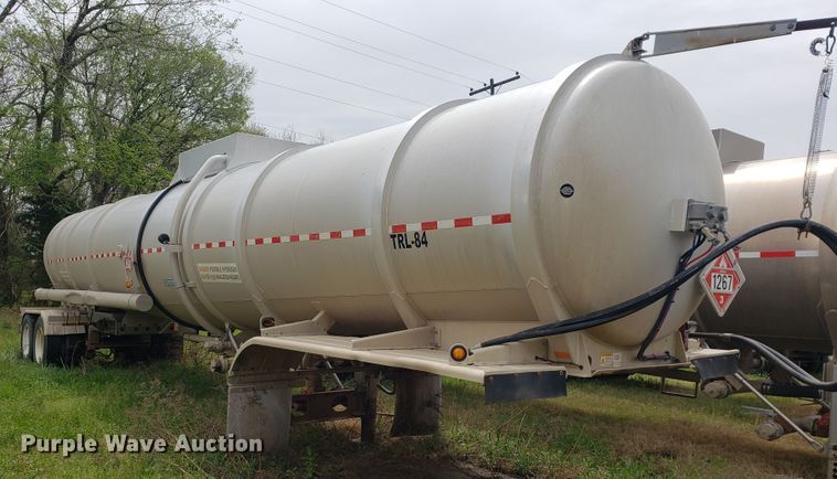 image for item HO9403 2011 Heil  tank trailer