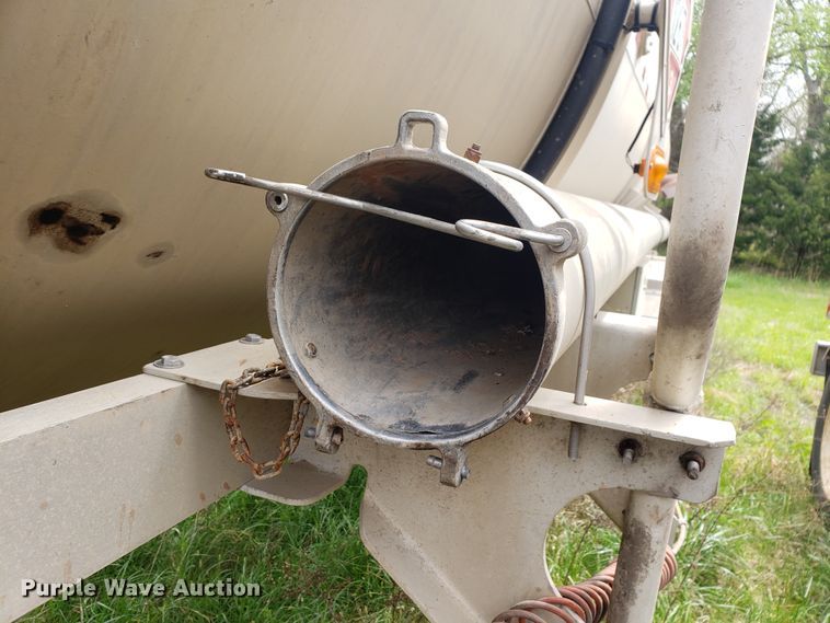 image for item HO9403 2011 Heil  tank trailer