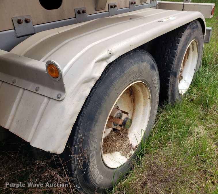 image for item HO9403 2011 Heil  tank trailer