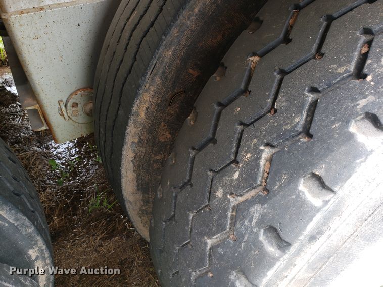 image for item HO9403 2011 Heil  tank trailer